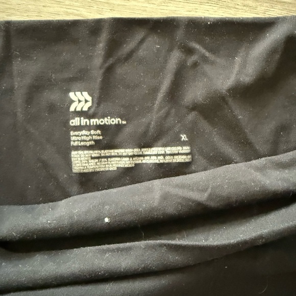 All in Motion Black Ultra High-Rise Leggings - Picture 2 of 2